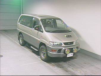 1998 Mitsubishi Delica Photos