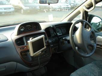 1998 Mitsubishi Delica Photos