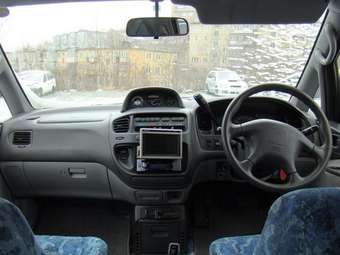 1998 Mitsubishi Delica Pictures