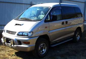1998 Mitsubishi Delica Pictures