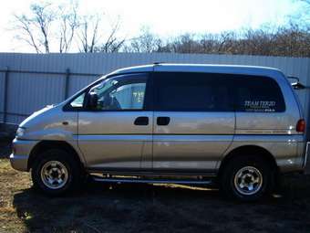 1998 Mitsubishi Delica Pictures