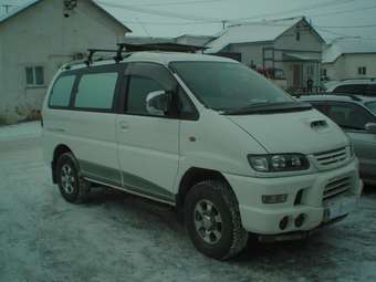 1998 Mitsubishi Delica Photos