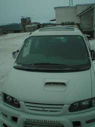 1998 Mitsubishi Delica Photos