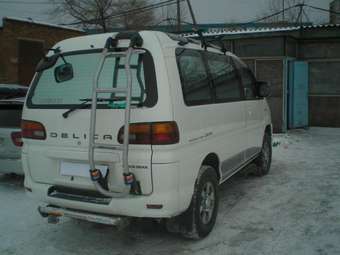 1998 Mitsubishi Delica Photos