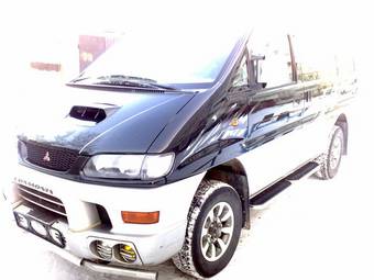 1998 Mitsubishi Delica Photos
