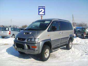 1998 Mitsubishi Delica Pictures