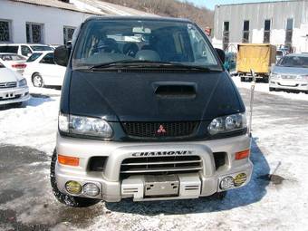 1998 Mitsubishi Delica Images
