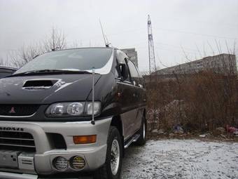 1998 Mitsubishi Delica Pictures