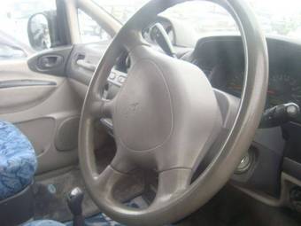 1998 Mitsubishi Delica Photos