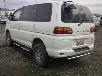 1998 Mitsubishi Delica Photos
