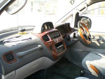 1998 Mitsubishi Delica Photos