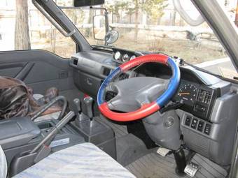 1998 Mitsubishi Delica Pictures