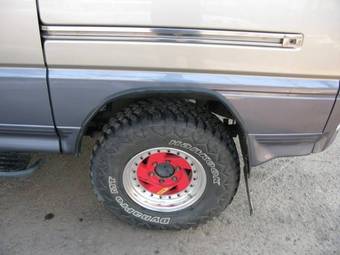 1998 Mitsubishi Delica Photos