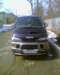 1998 Mitsubishi Delica Photos