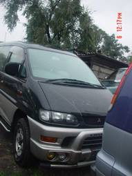 1998 Mitsubishi Delica Photos