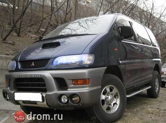 1998 Mitsubishi Delica Photos