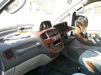 1998 Mitsubishi Delica Pictures