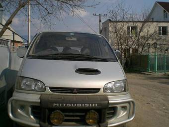 1998 Mitsubishi Delica Photos