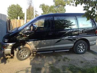 1998 Mitsubishi Delica Photos