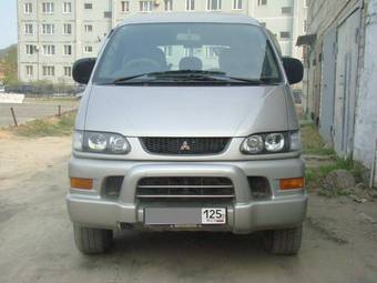 1998 Mitsubishi Delica Photos