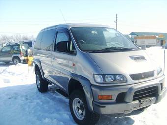 1998 Mitsubishi Delica Pictures