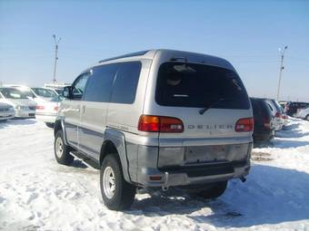 1998 Mitsubishi Delica Pictures