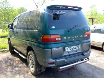 1998 Mitsubishi Delica Pictures