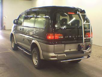 1998 Mitsubishi Delica Photos