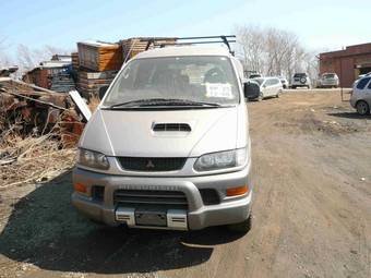 1998 Mitsubishi Delica Photos