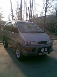 1998 Mitsubishi Delica Pictures