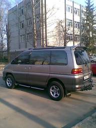 1998 Mitsubishi Delica Photos