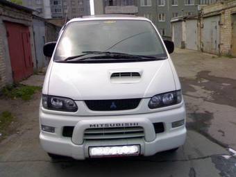 1998 Mitsubishi Delica Photos