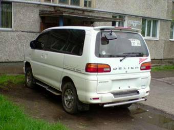 1998 Mitsubishi Delica Images