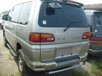 1998 Mitsubishi Delica Pictures