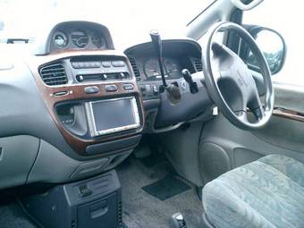 1998 Mitsubishi Delica Pictures