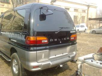 1998 Mitsubishi Delica Photos