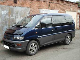 1998 Mitsubishi Delica Photos