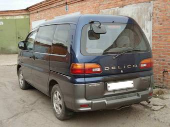 1998 Mitsubishi Delica Photos