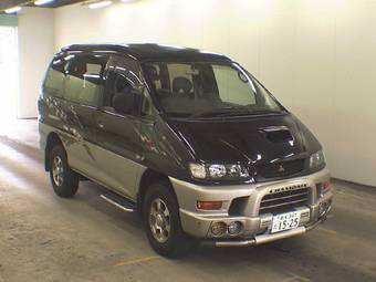 1998 Mitsubishi Delica Photos