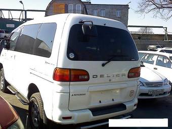 1998 Mitsubishi Delica Pictures