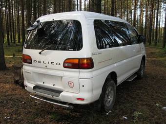 1998 Mitsubishi Delica Images