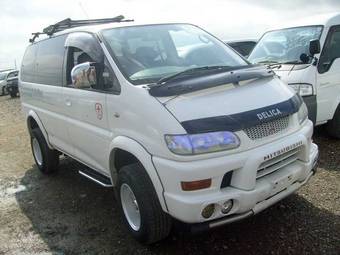 1998 Mitsubishi Delica Pictures