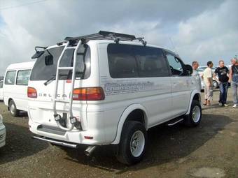 1998 Mitsubishi Delica Pictures