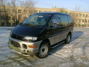 1998 Mitsubishi Delica Pictures