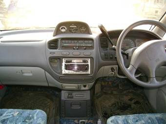 1998 Mitsubishi Delica Pictures