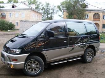 1998 Mitsubishi Delica Photos