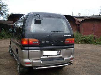 1998 Mitsubishi Delica Photos