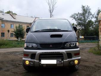 1998 Mitsubishi Delica Wallpapers