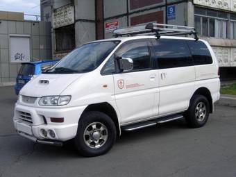 1998 Mitsubishi Delica Pictures