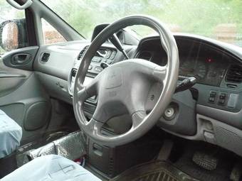 1998 Mitsubishi Delica Photos